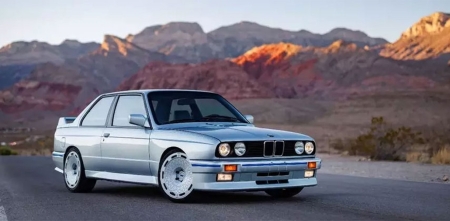 BMW M3 поколения Е30 получил мотор V10 от суперседана M5